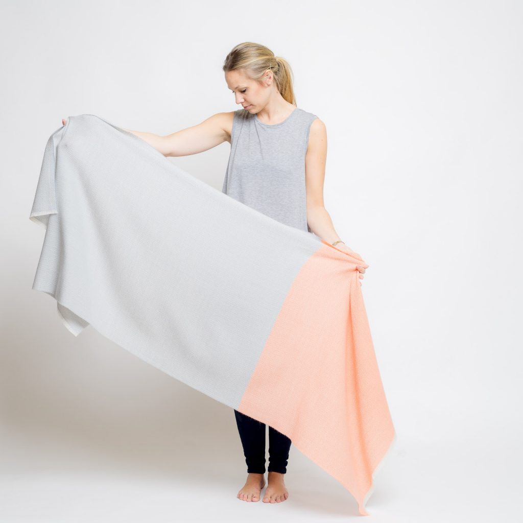 nice merino color block schal // taube - apricot