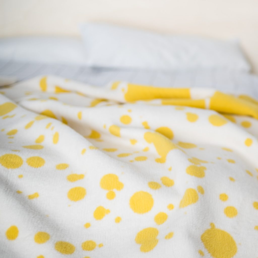 nice blanket freckles yellow white