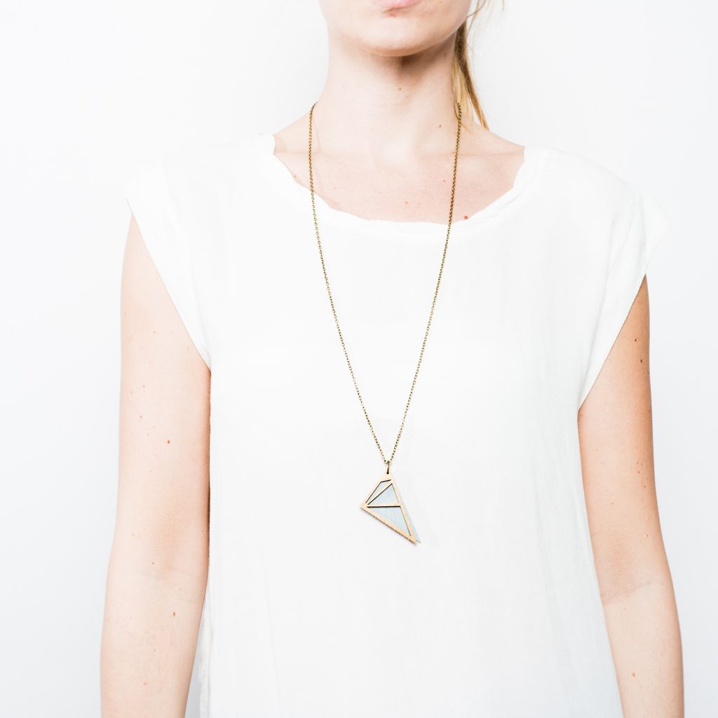 nice diamond Kette grau