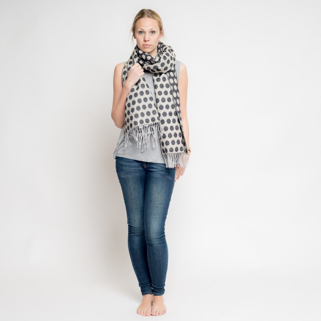 nice merino schal - dots back   white