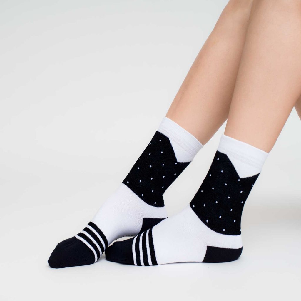 nice socks dots black