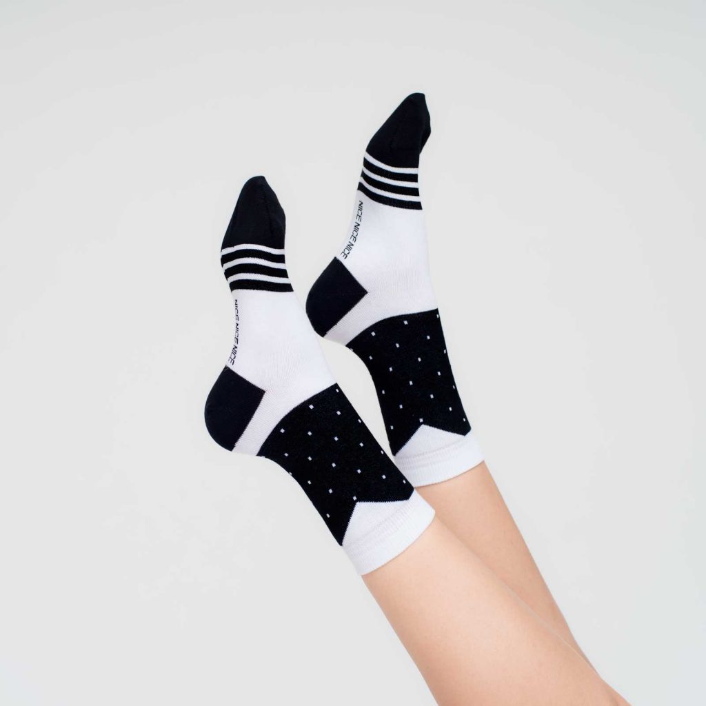 nice socks dots black
