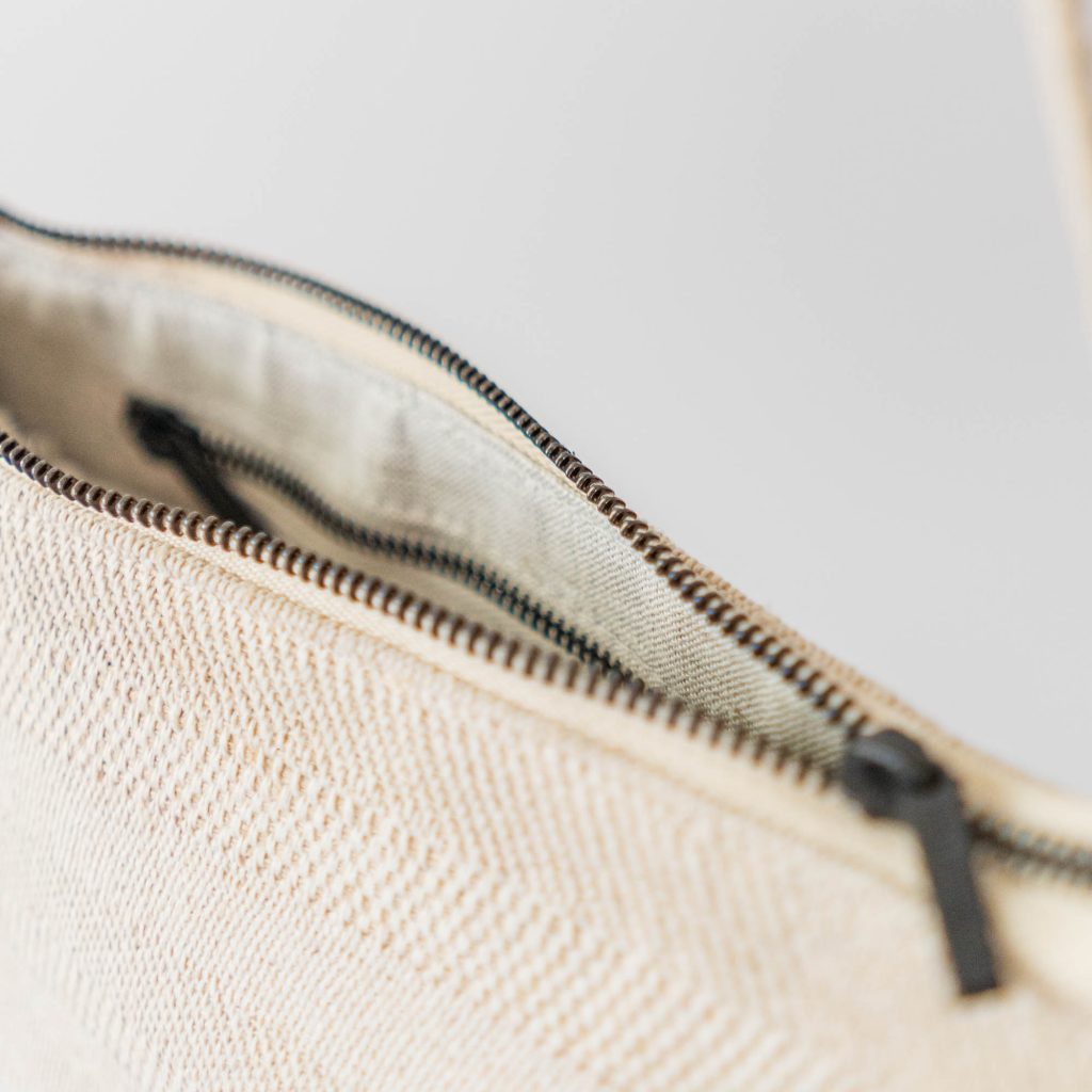 Monk&Anna Farou half moon bag linen