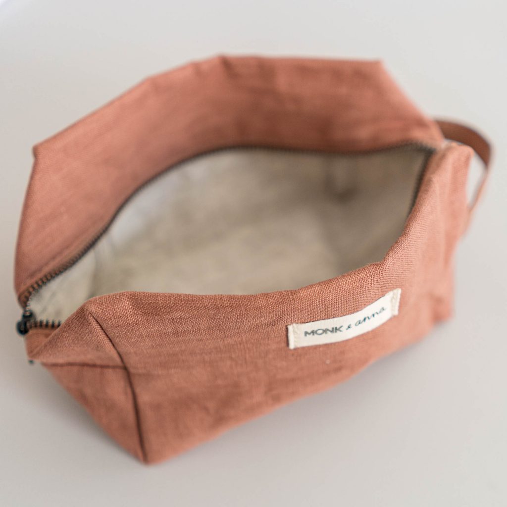Monk & Anna toiletry bag chestnut