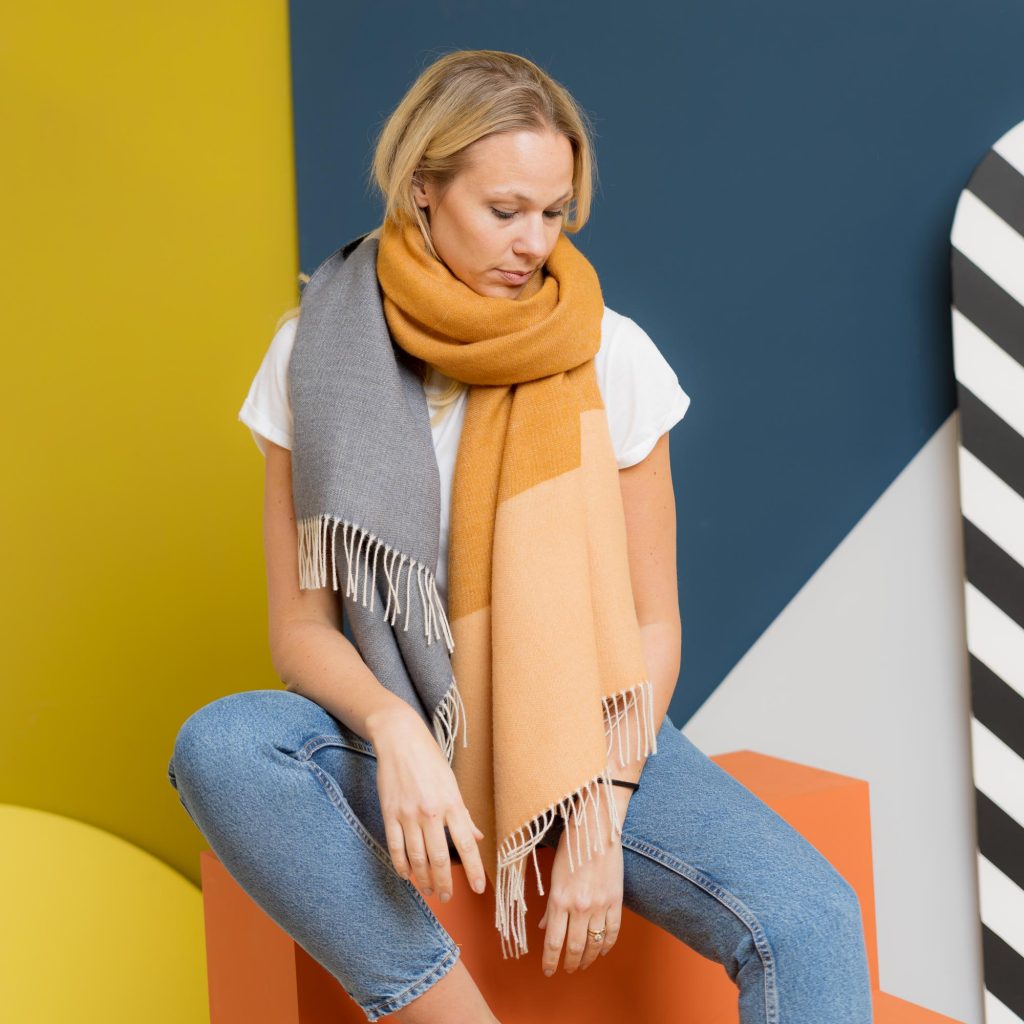 nice Merino Schal PLAY - stripes curry peach
