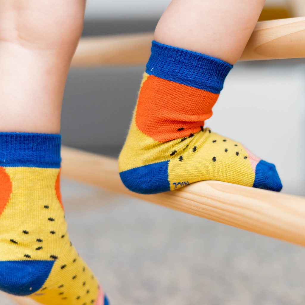 Babysocken shapes mustard