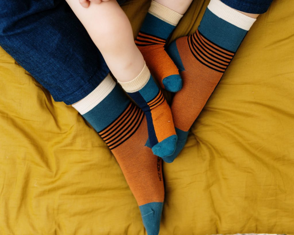 Babysocken halb/halb brick red