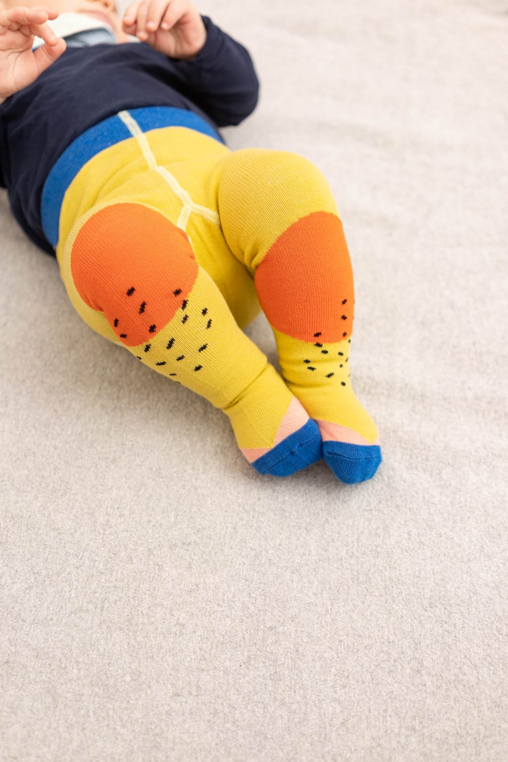 Babystrumpfhose shapes mustard