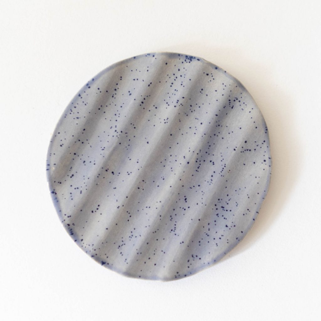 Seifenschale wave round blob | confetti purple