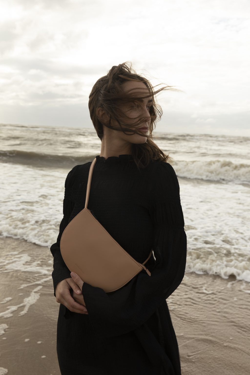 Monk&Anna Tsuki belt bag cashew