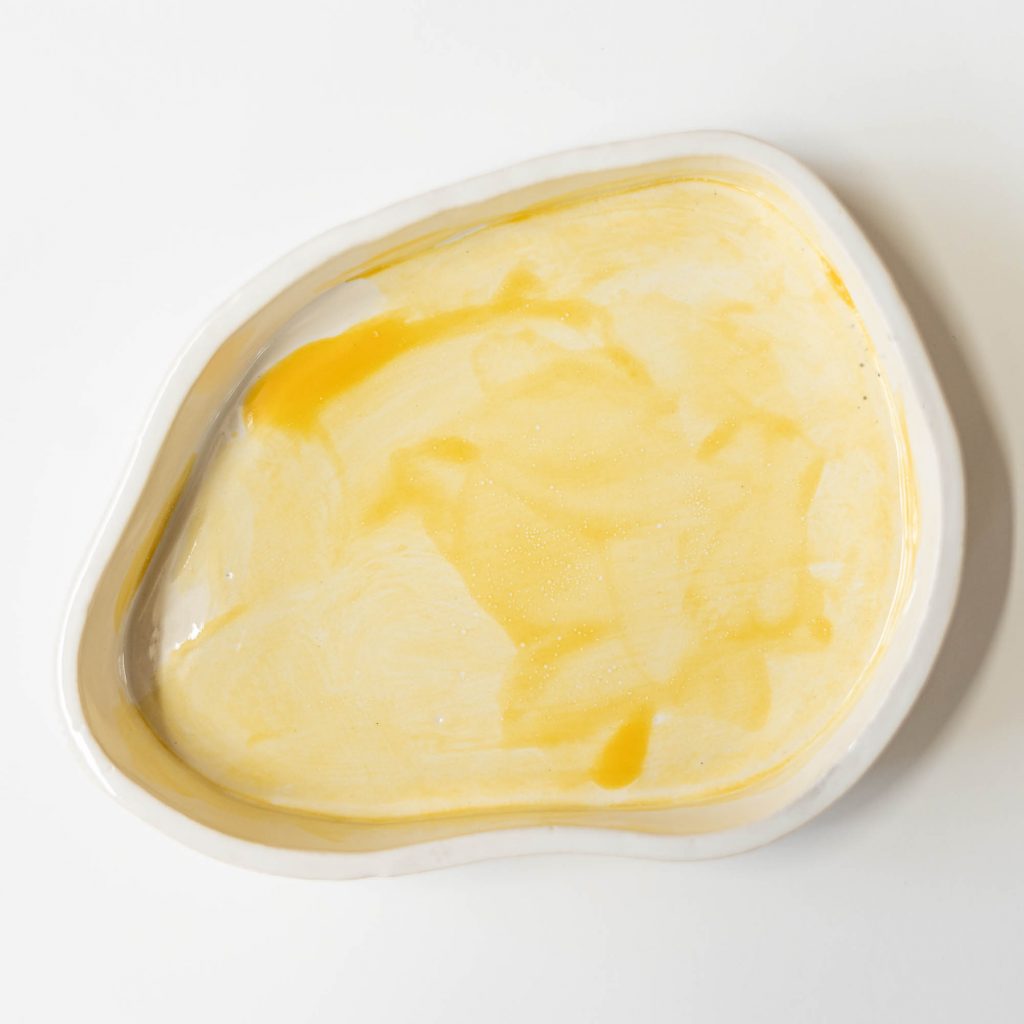 Schale ink yellow