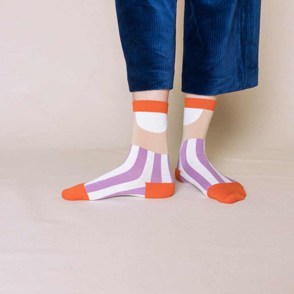 nice socks ARTIST edition - Anna Katharina Jansen lila