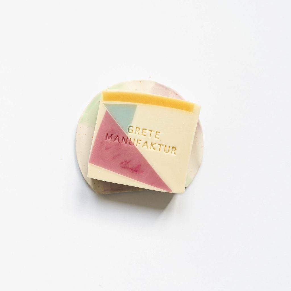 Grete Manufaktur - SEIFE CONSTANZE - LAVENDEL & THYMIAN - Dreieck Pink Blau Orange