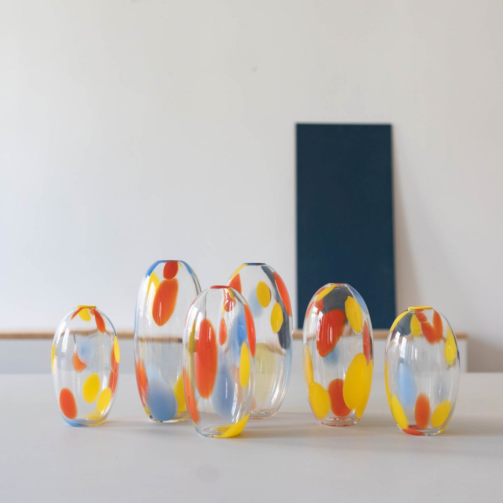 Pia Hoff - Vase Confetti S rot blau gelb