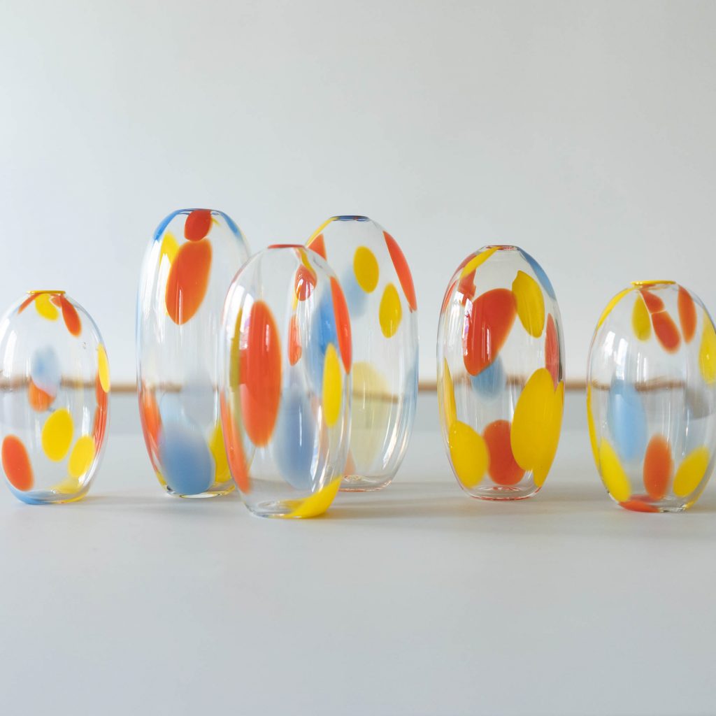 Pia Hoff - Vase Confetti M rot blau gelb