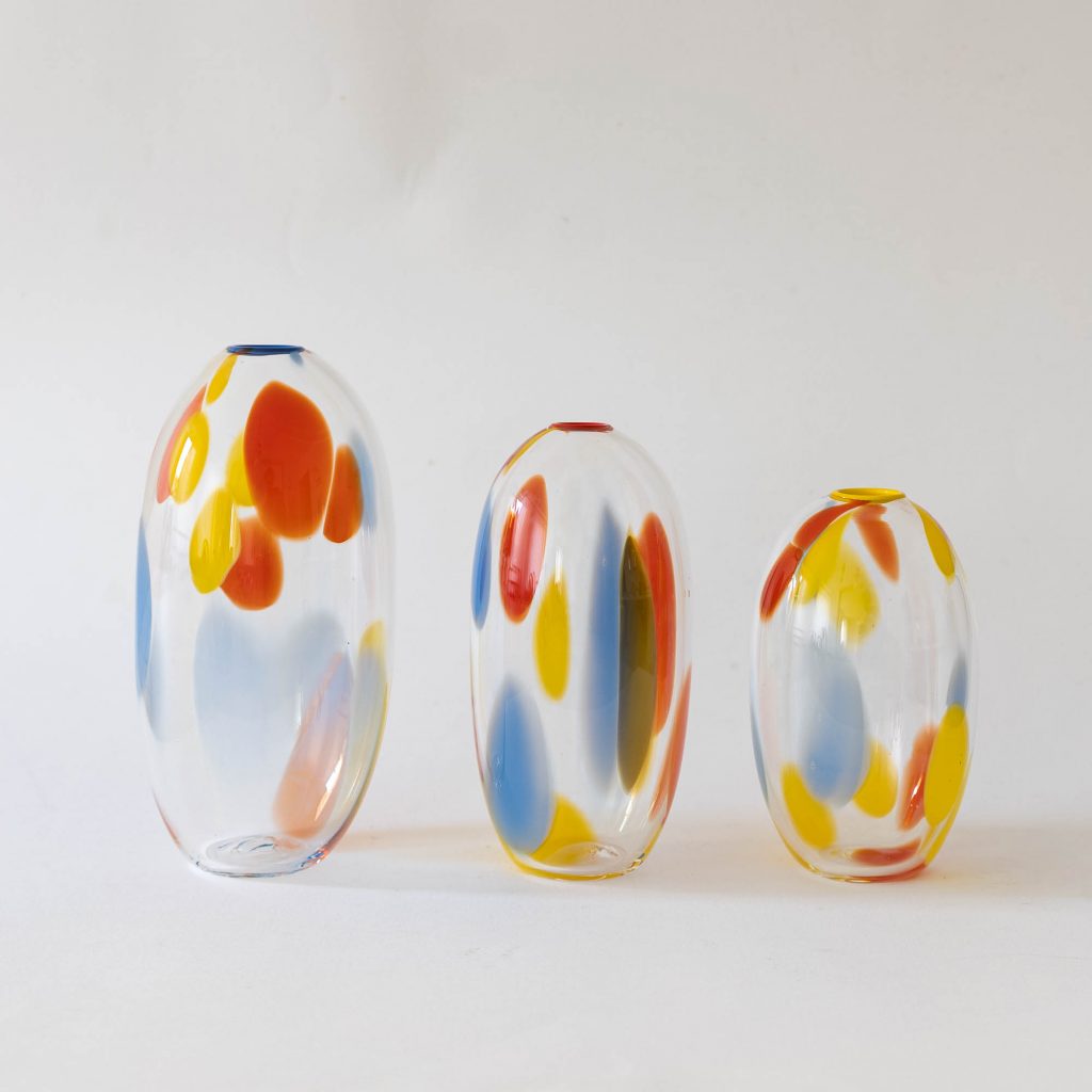 Pia Hoff - Vase Confetti M rot blau gelb