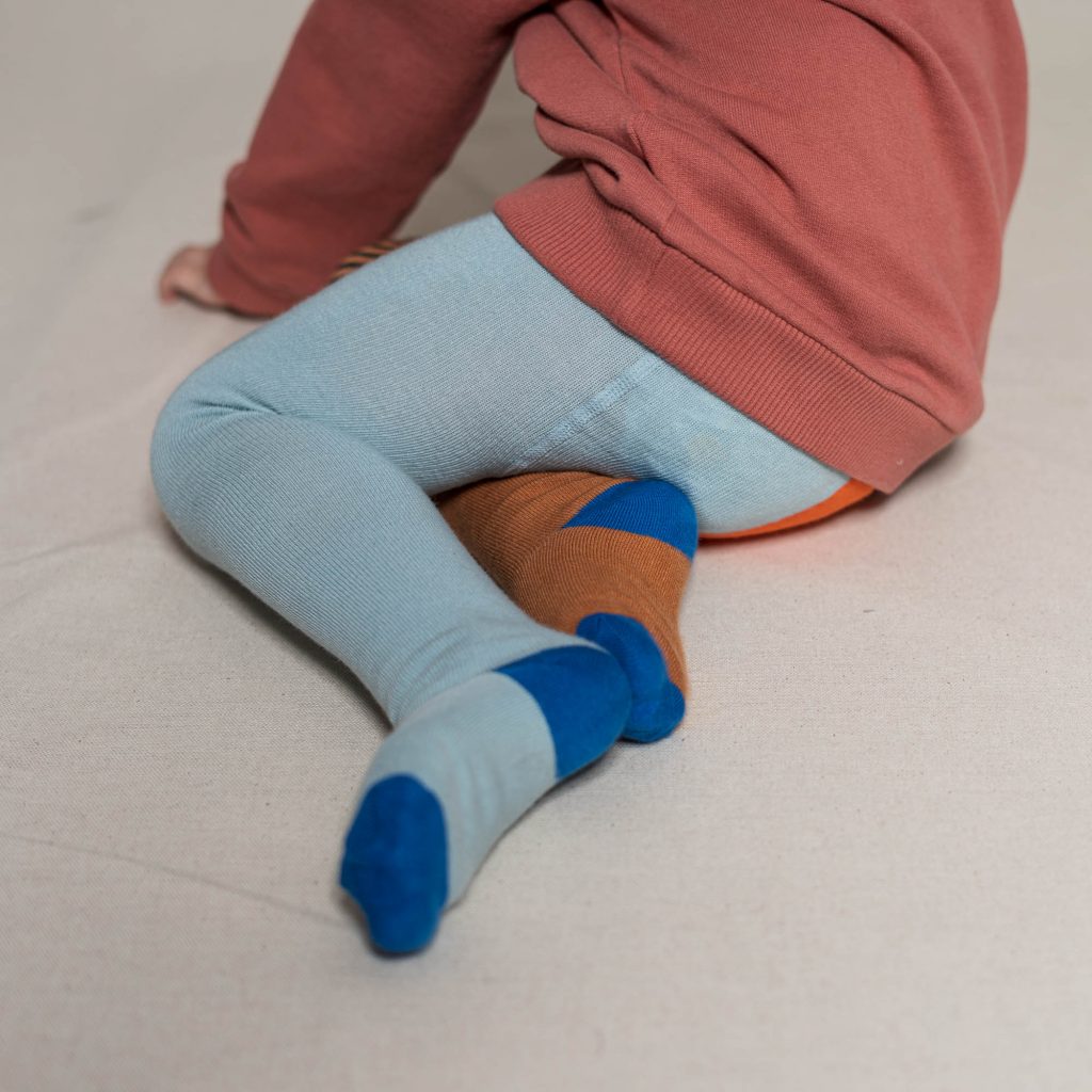 Baby- und Kinder Strumpfhose halb/halb rust