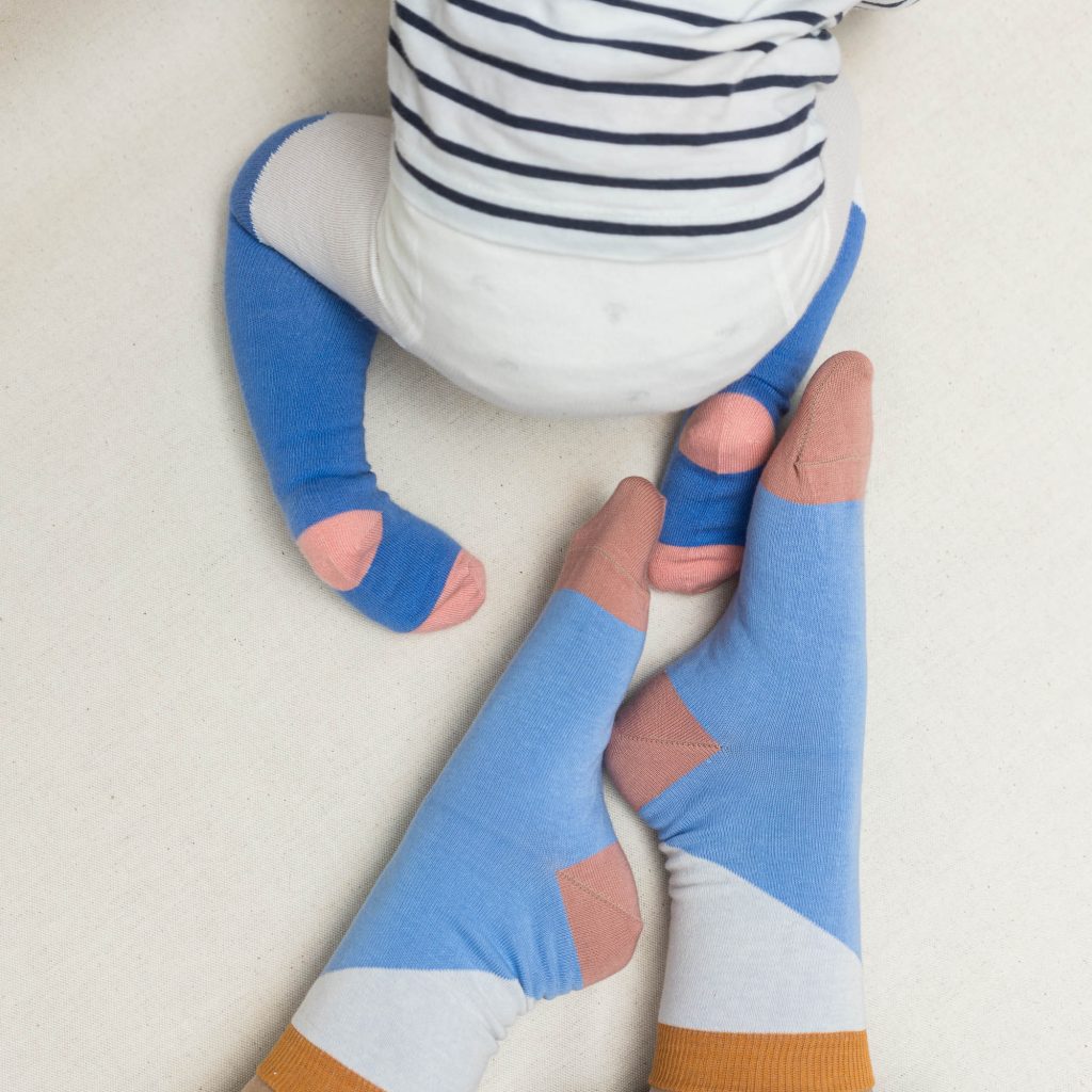 Baby- und Kinder Strumpfhose diagonal lilac