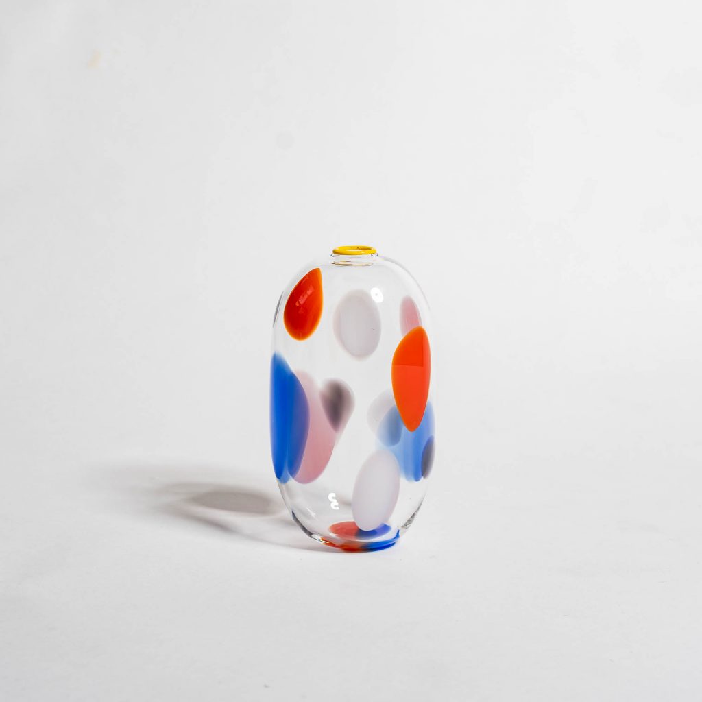 Pia Hoff - Vase Confetti M blau rot