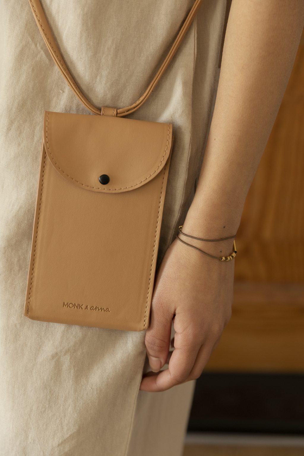Phone pouch | cashew