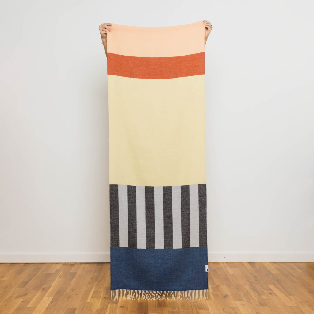 nice Merino Schal PLAY - stripes navy vanilla
