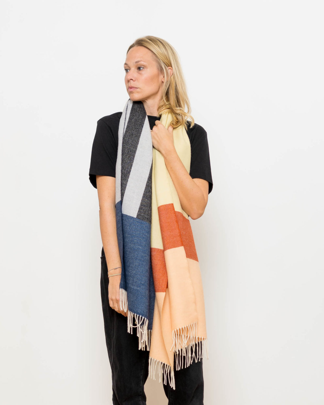 nice Merino Schal PLAY - stripes navy vanilla
