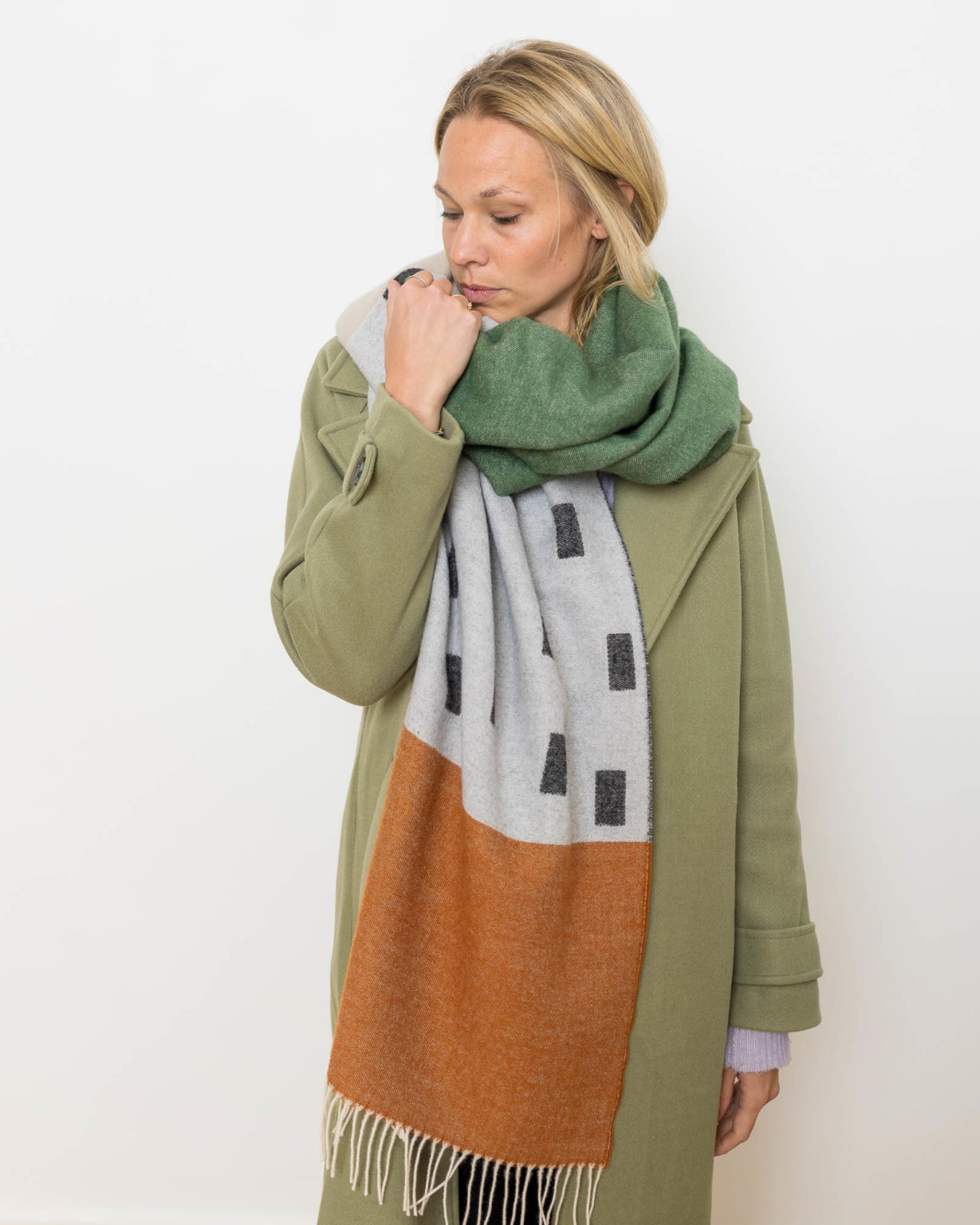 nice Merino Schal PLAY - freckles green rust