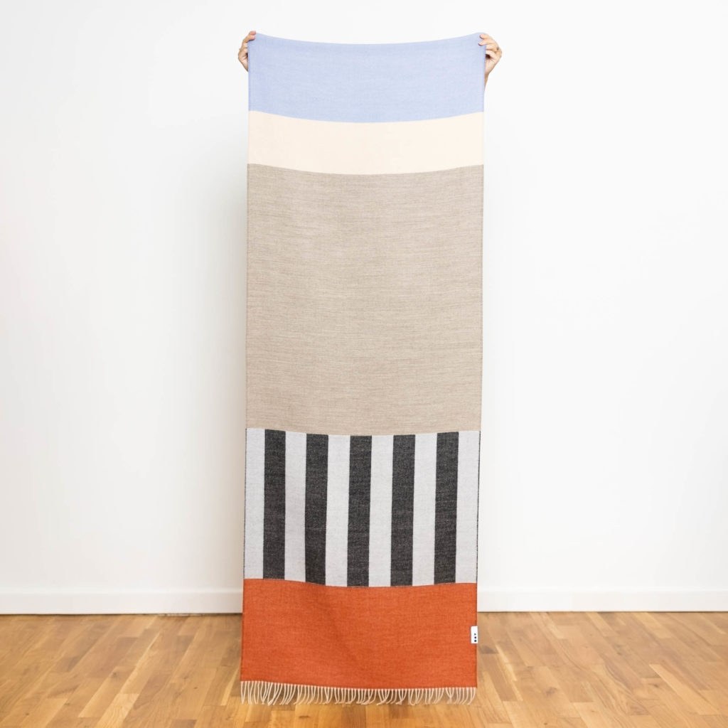 nice Merino Schal PLAY - stripes red grey melange