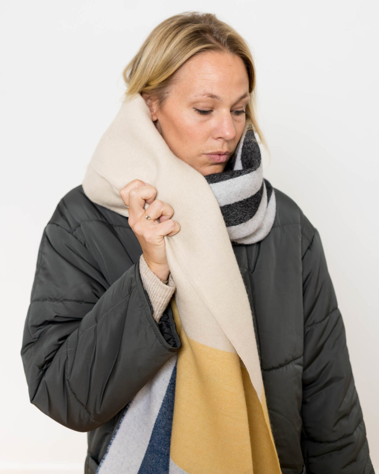 B-Ware - nice Merino Schal PLAY - diagonal peach greige