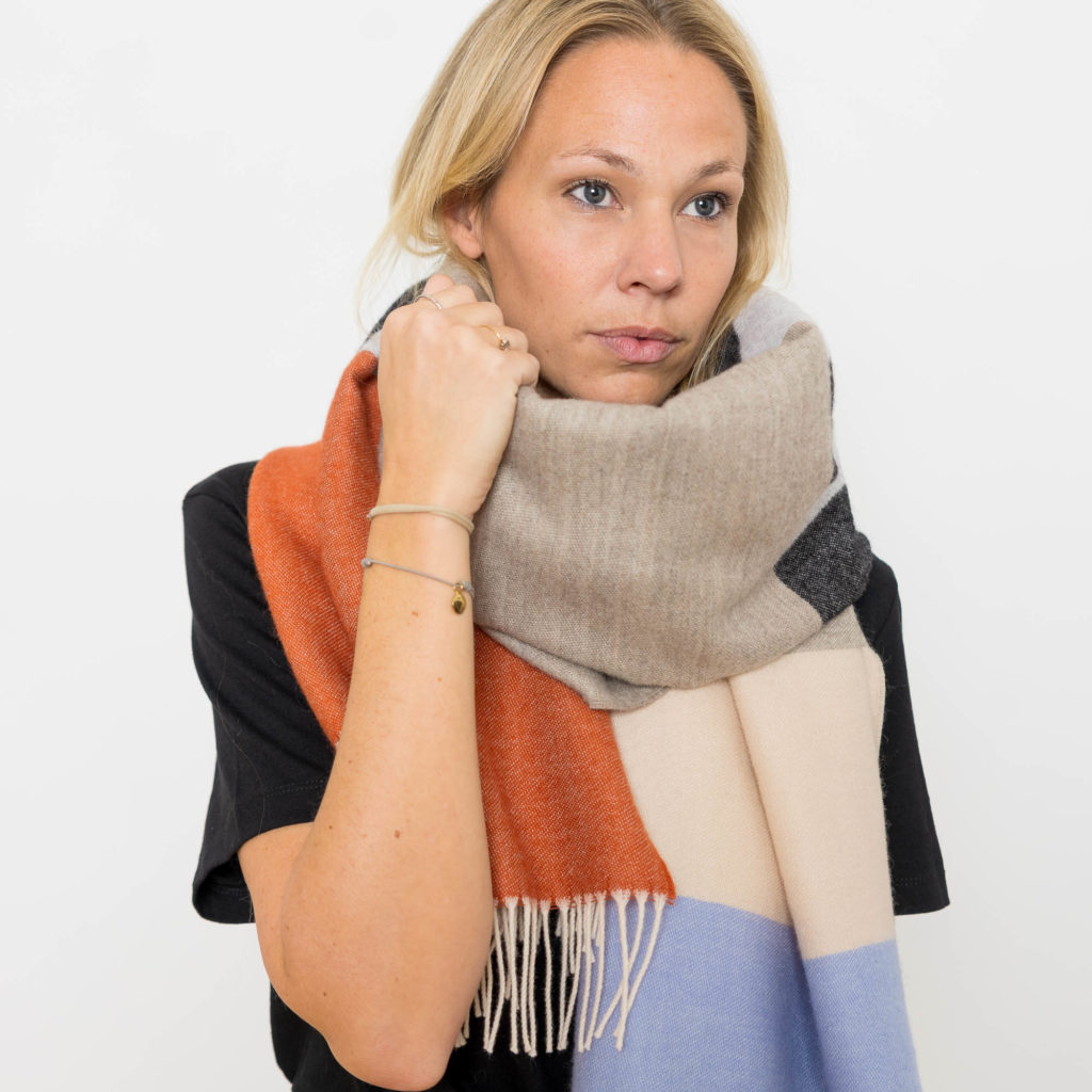 nice Merino Schal PLAY - stripes red grey melange