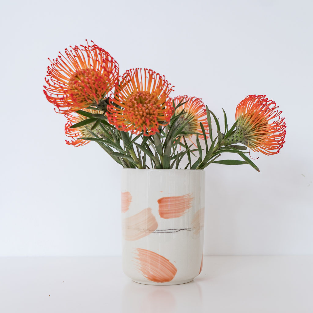 Vase rund brush rose skribble