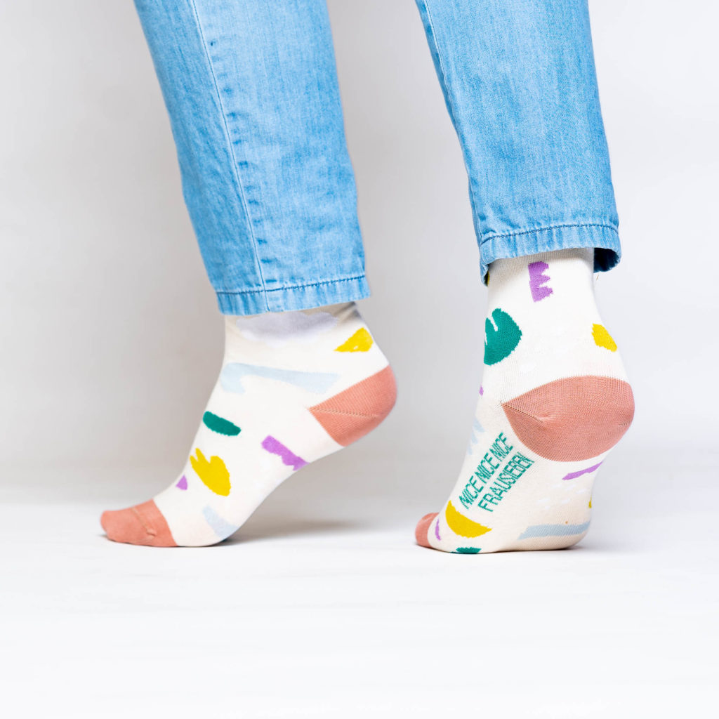 nice socks ARTIST edition - Frau Sieben creme