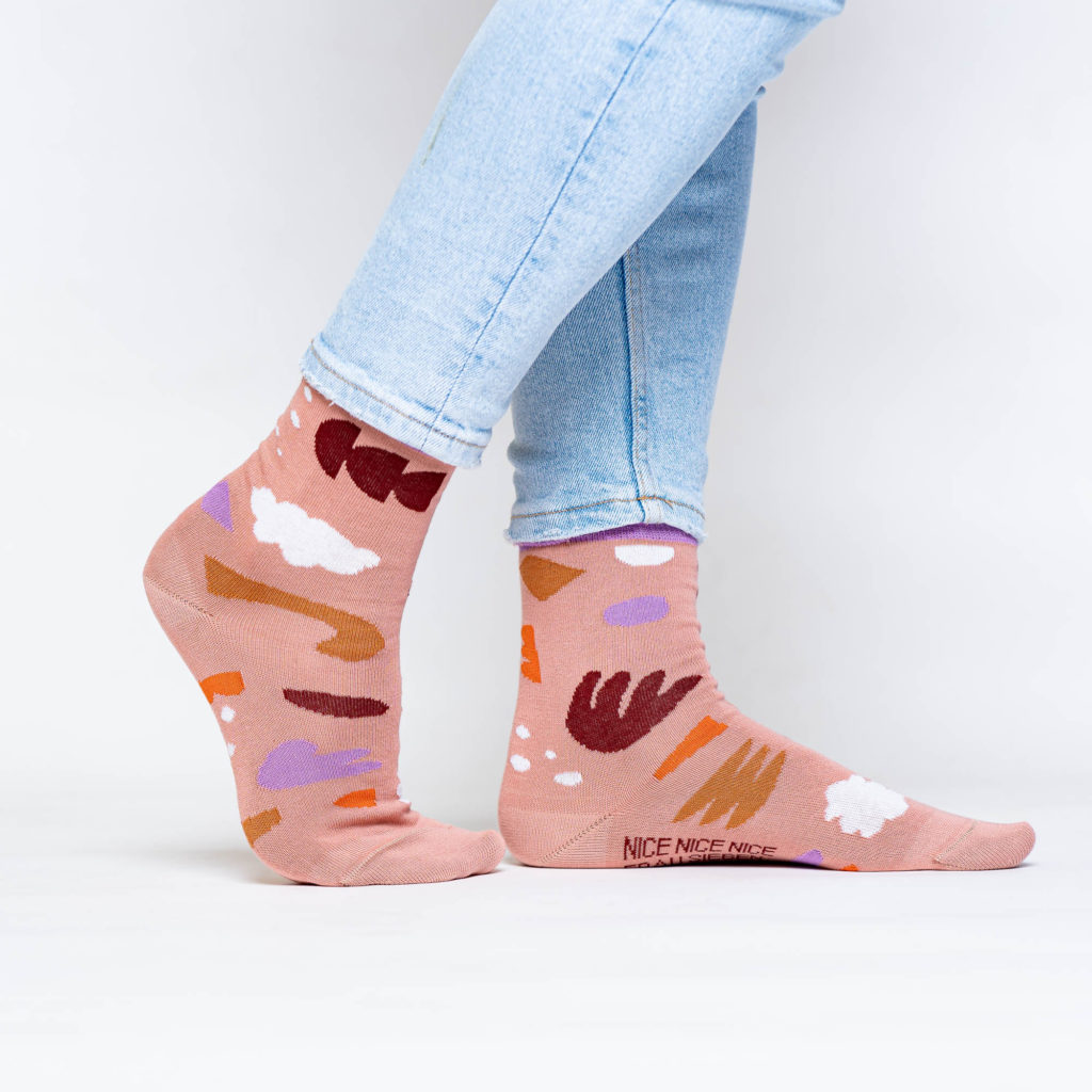 nice socks ARTIST edition - Frau Sieben rose