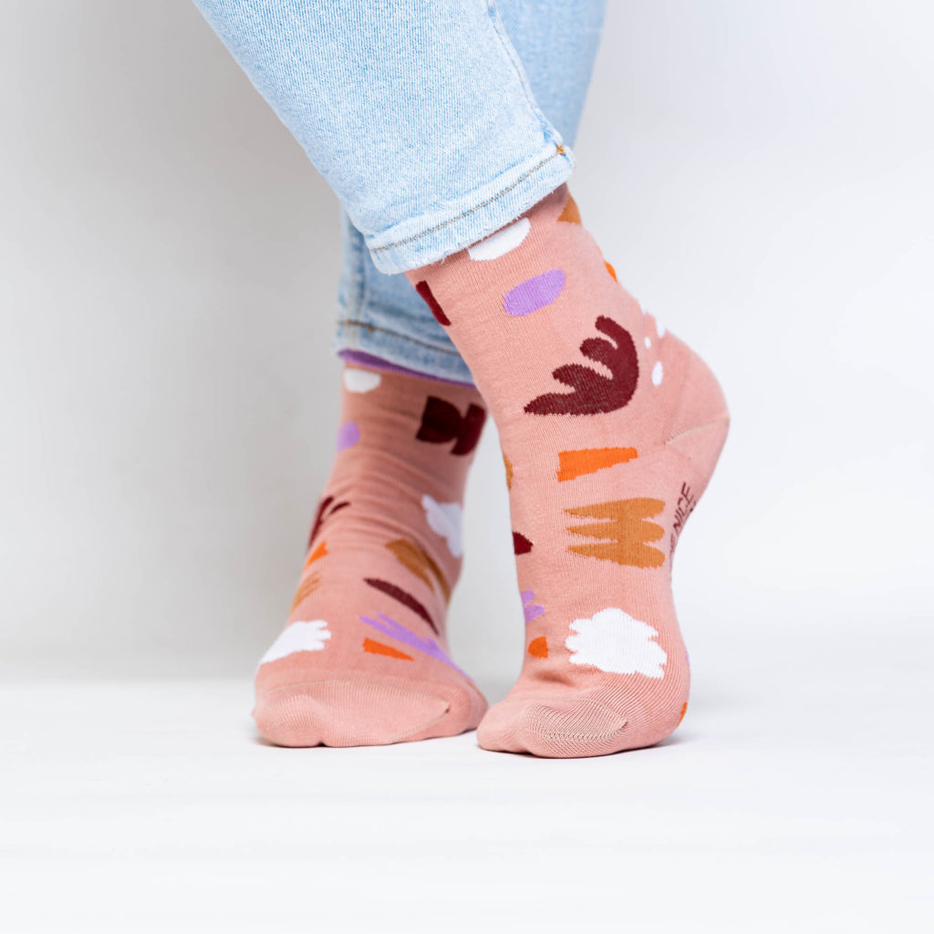 nice socks ARTIST edition - Frau Sieben rose