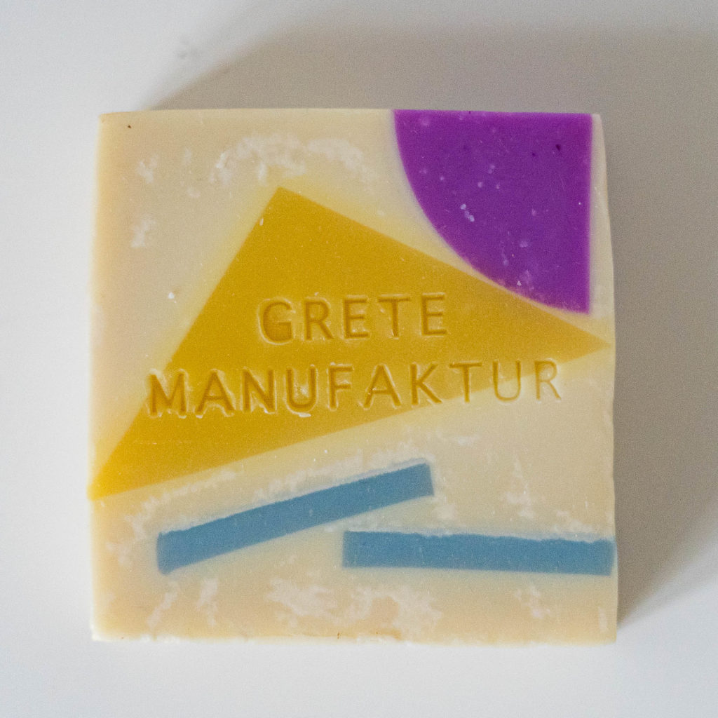 Grete Manufaktur - SEIFE CONSTANZE - LAVENDEL & THYMIAN - Dreieck gelb blau pink