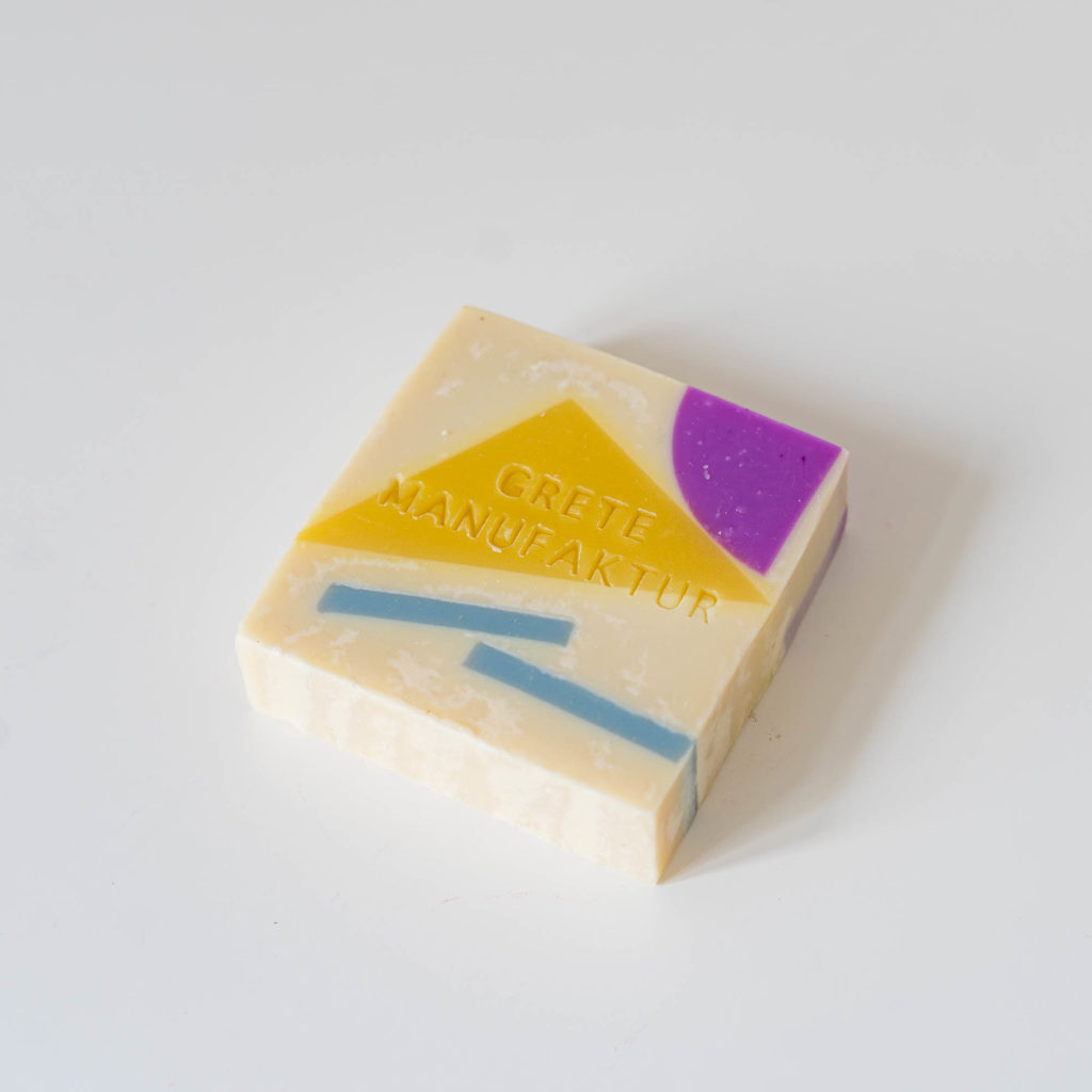 Grete Manufaktur - SEIFE CONSTANZE - LAVENDEL & THYMIAN - Dreieck gelb blau pink
