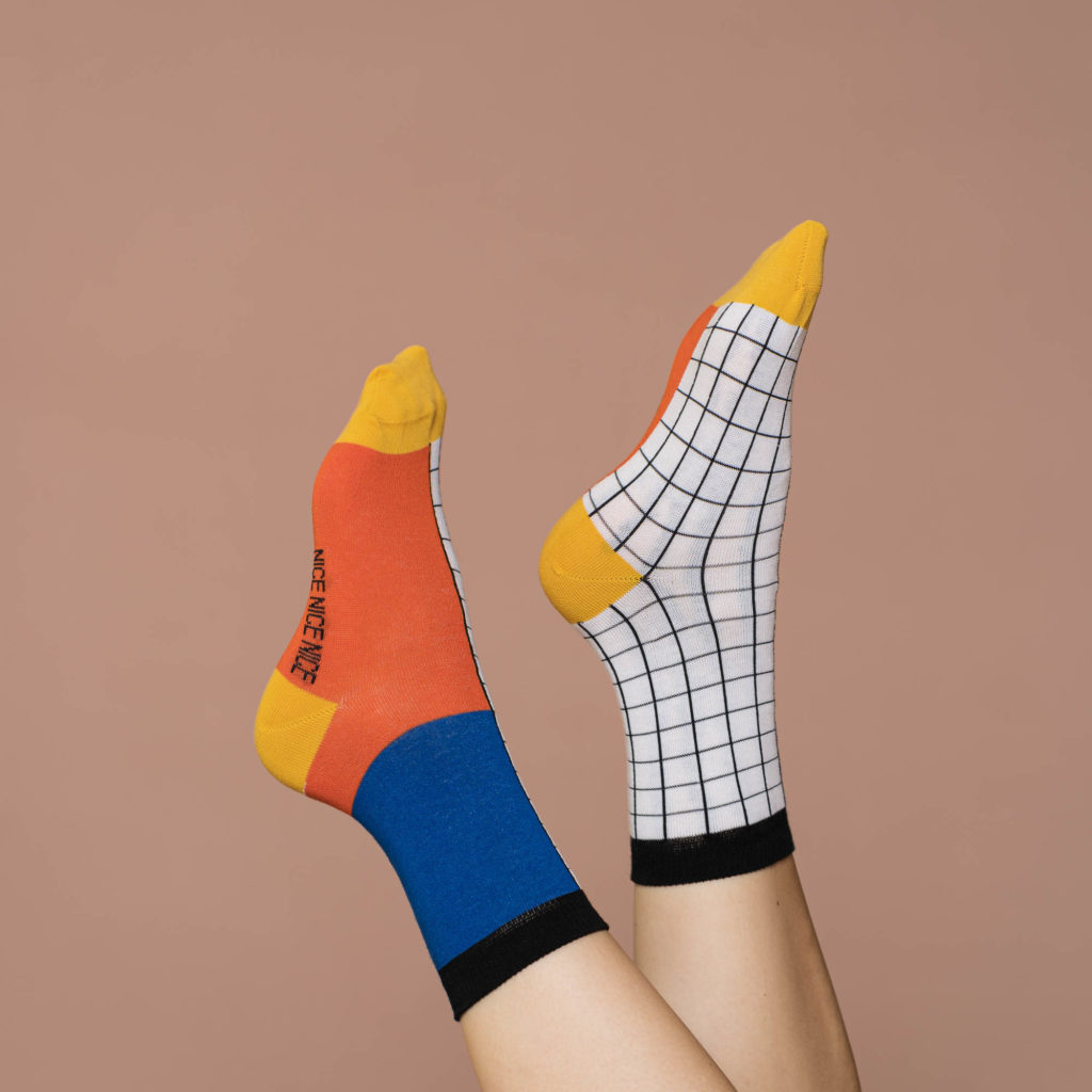 nice socks half grid - red blue