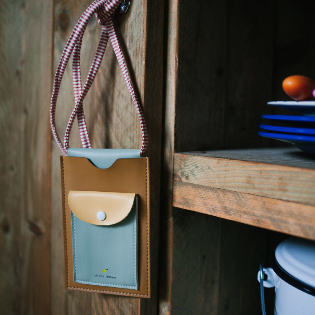 Phone pouch xl | Handytasche | meet me in the meadows - khaki green