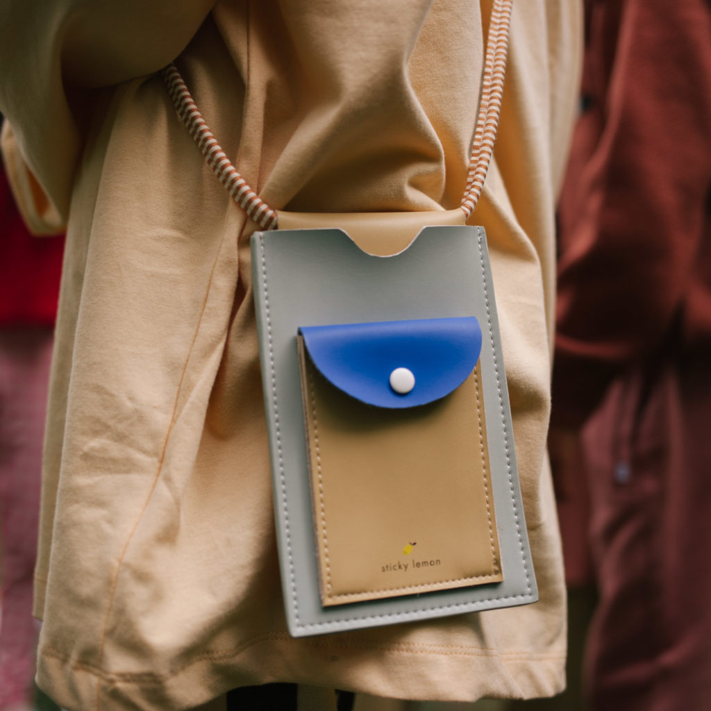 Phone pouch xl | Handytasche | meet me in the meadows - blue bird