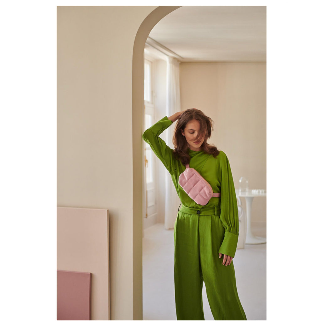 Cilou • puffy belt bag - Bauchtasche - cameo blush wool