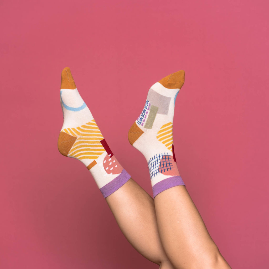 nice socks graphic - creme