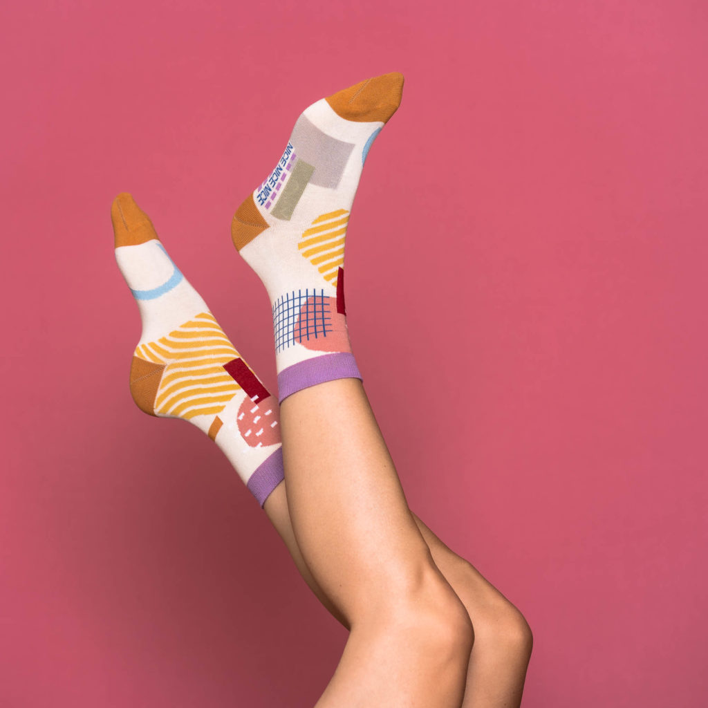 nice socks graphic - creme