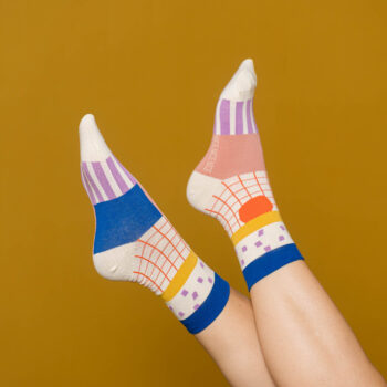 nice socks pattern - creme