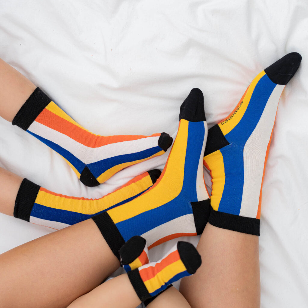 Baby-Kindersocken vertical stripes – red blue yellow