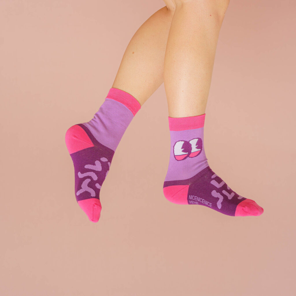 nice socks ARTIST edition - Yeye Weller lilac