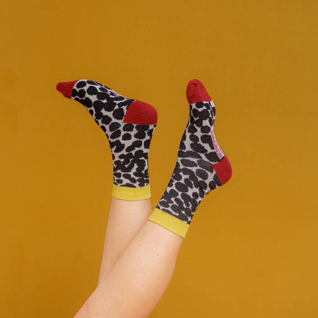 nice socks ARTIST edition - Atelier Bingo red dots