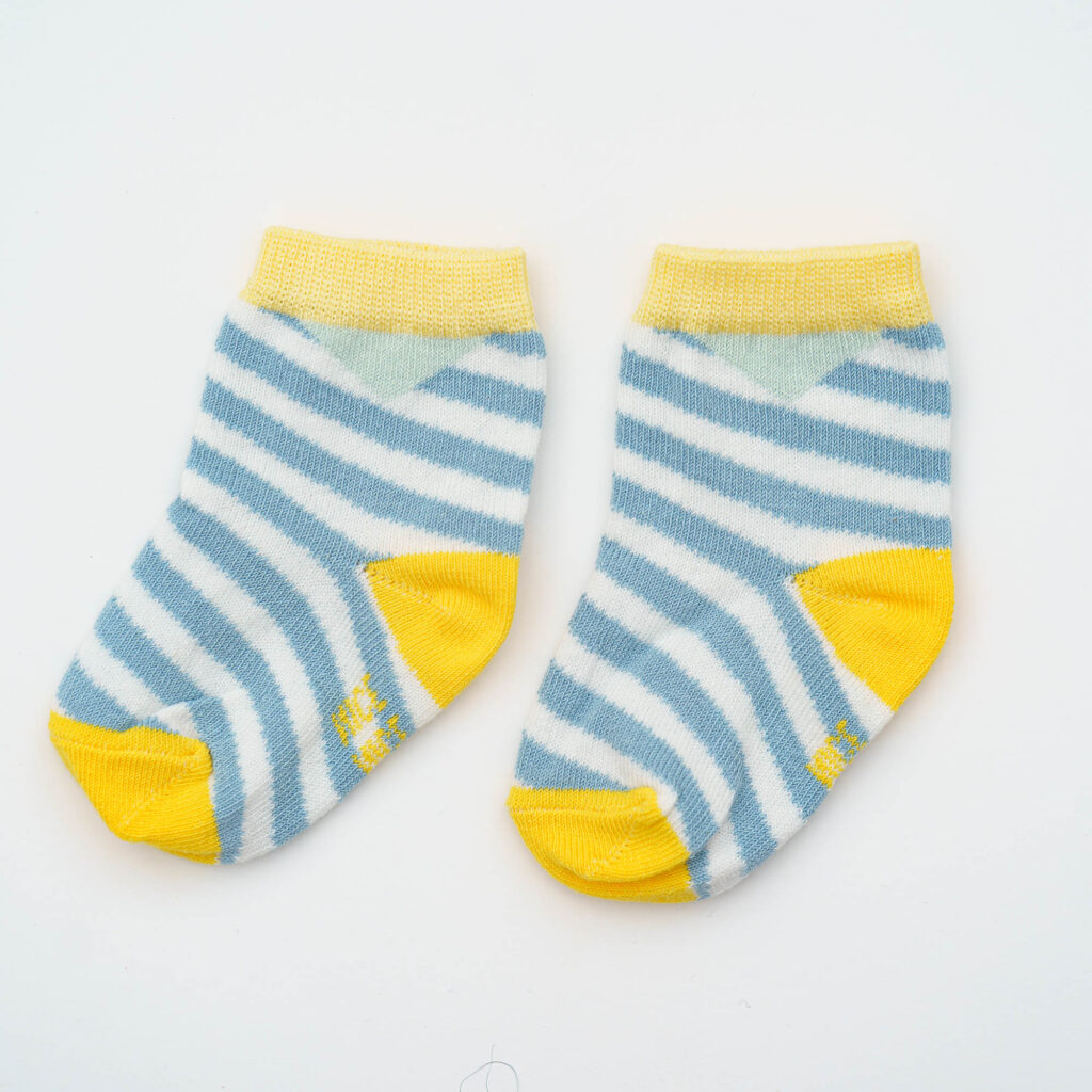 Baby-Kindersocken diagonal stripes – sky