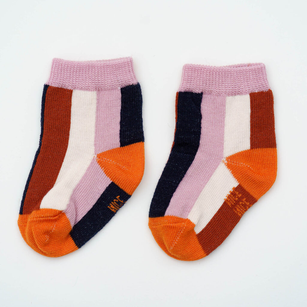 Baby-Kindersocken vertical stripes – coral