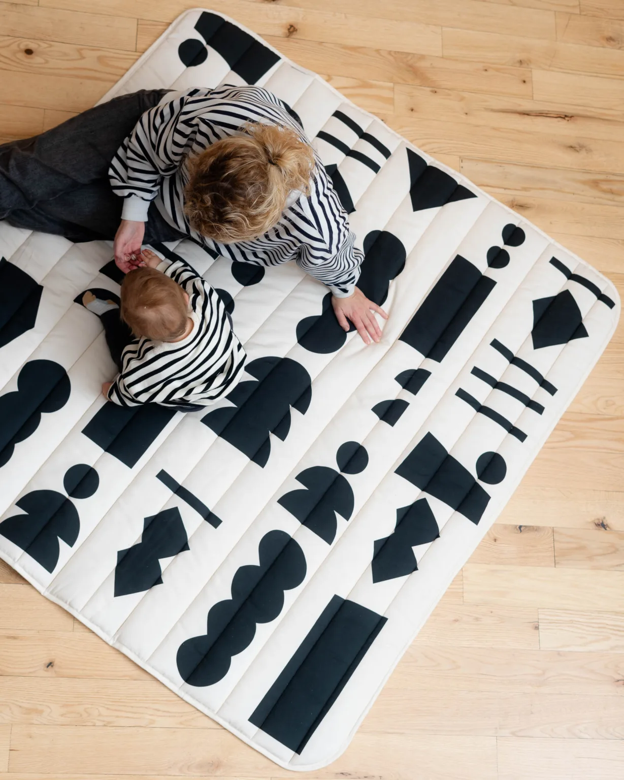 Steppdecke XL- play black white