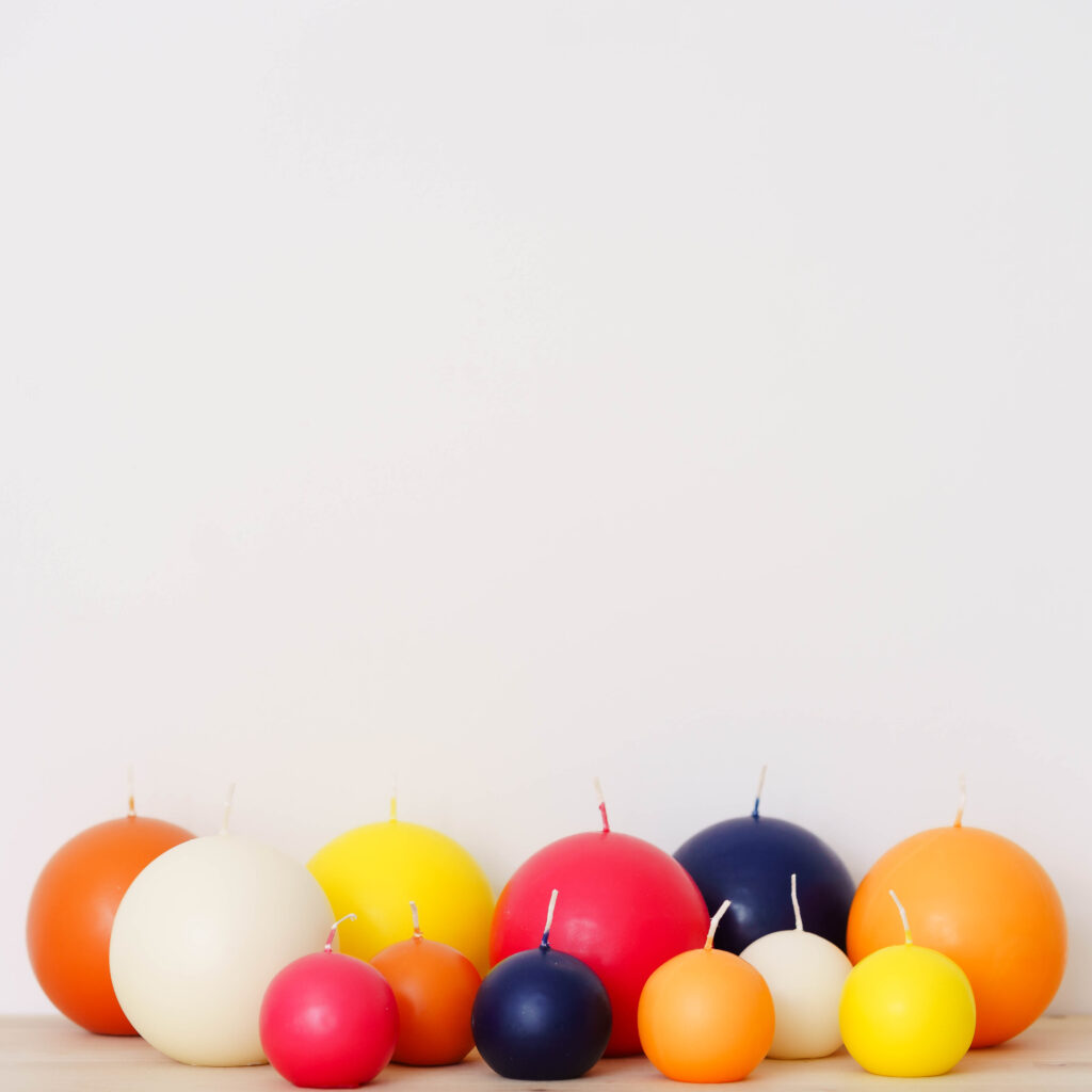 Kugelkerze 100mm - 7 verschiedene Farben